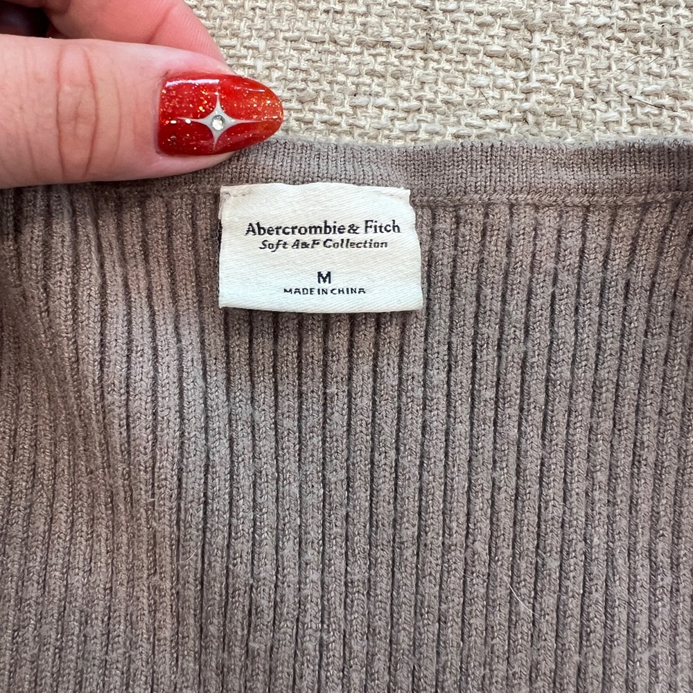 A&F Soft Collection Ribbed Wrap Tank - Picture 4 of 4